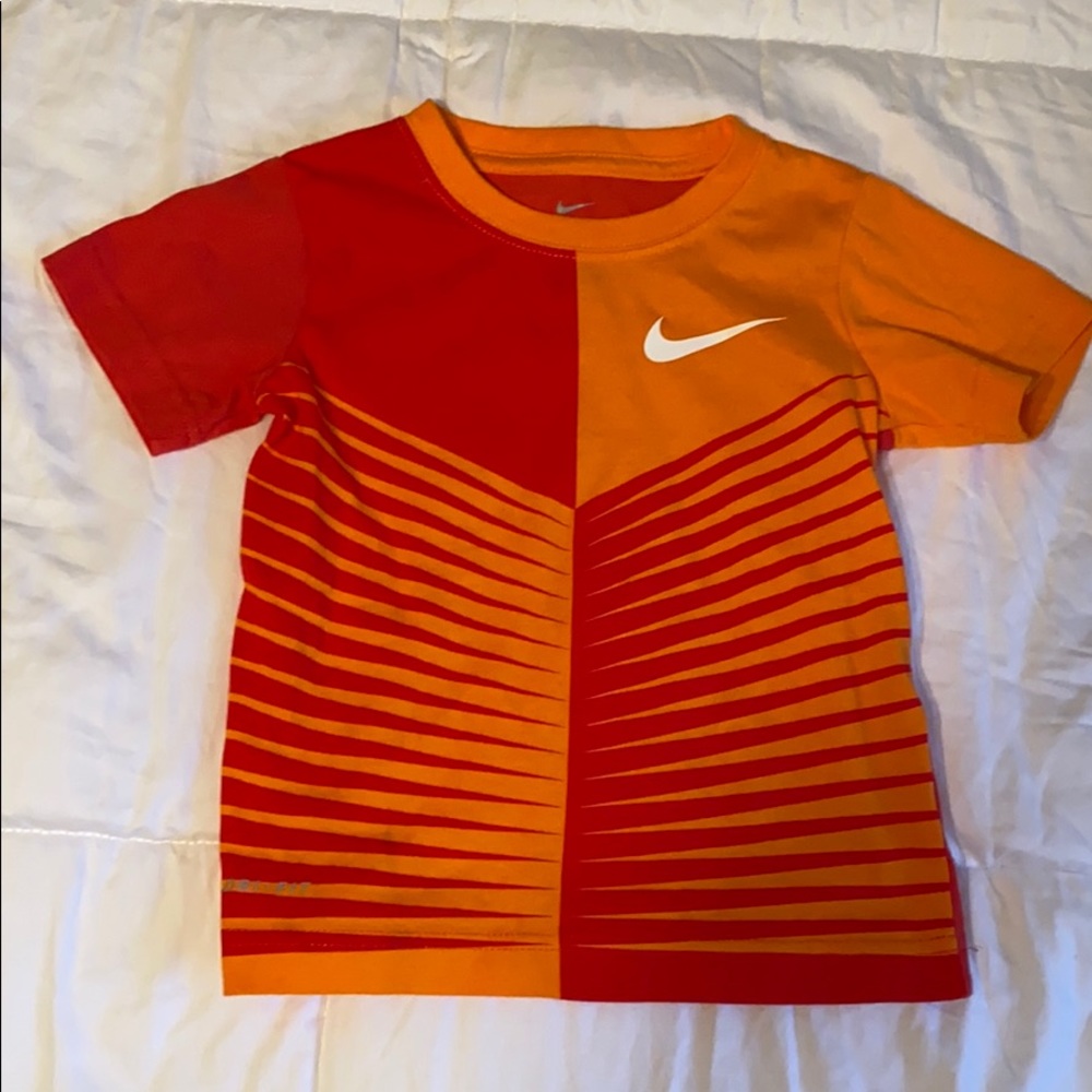 Nike toddlers Dri-Fit T-shirt 3T 2-3 yrs